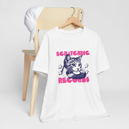 Polera Unisex Scratching Records Cat - The Raccoon Project